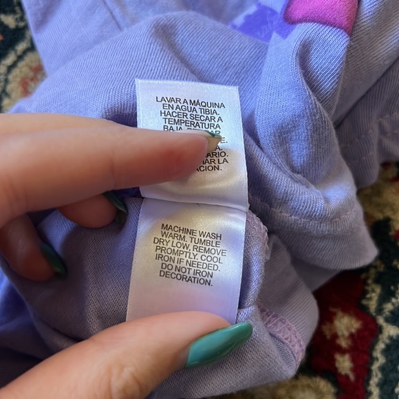 ▫️DISNEY STORE: Girls 2T Minnie Mouse purple short sleeve t-shirt▫️ - Picture 4 of 5